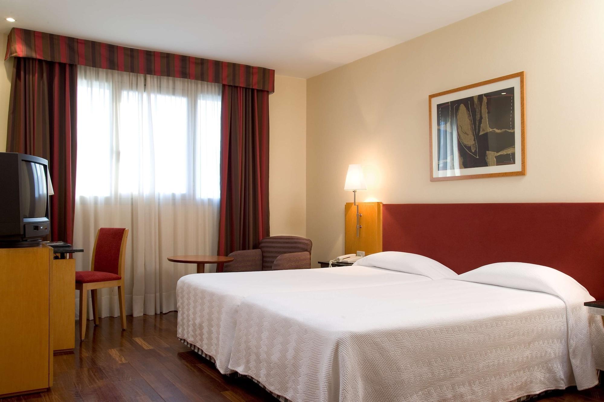 Nh Ciutat De Reus Hotel Exterior photo