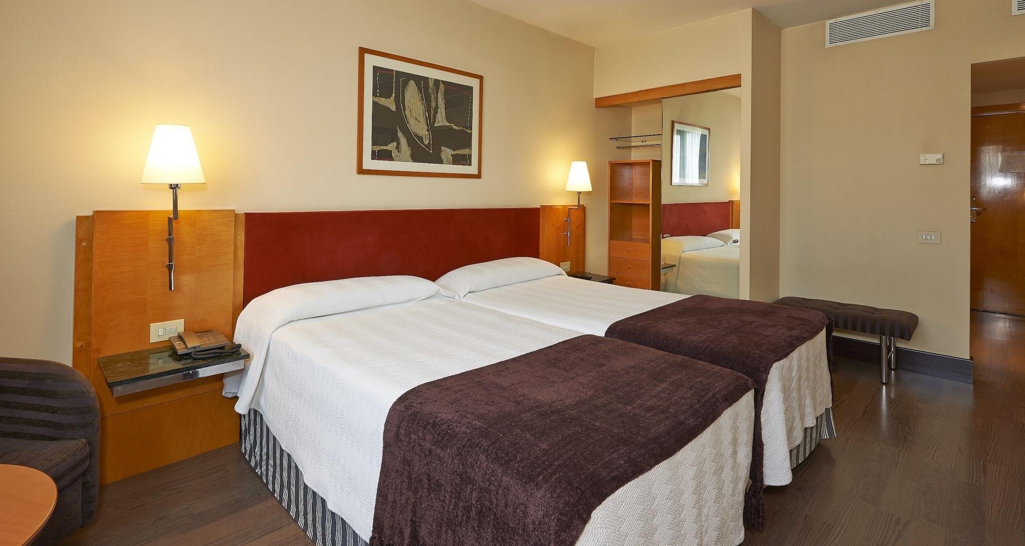 Nh Ciutat De Reus Hotel Exterior photo