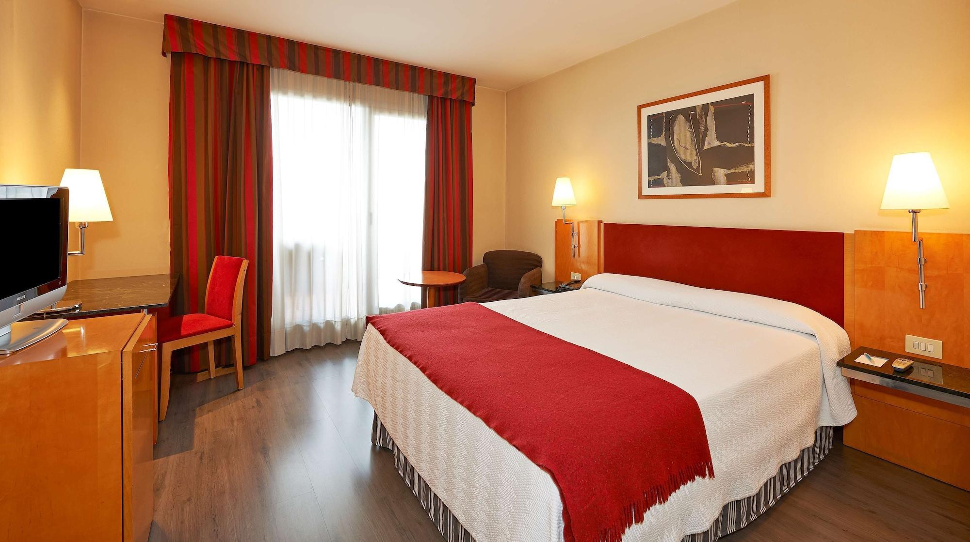 Nh Ciutat De Reus Hotel Exterior photo