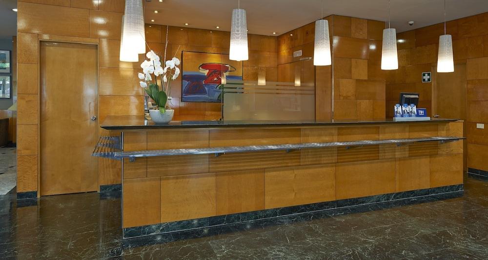 Nh Ciutat De Reus Hotel Exterior photo