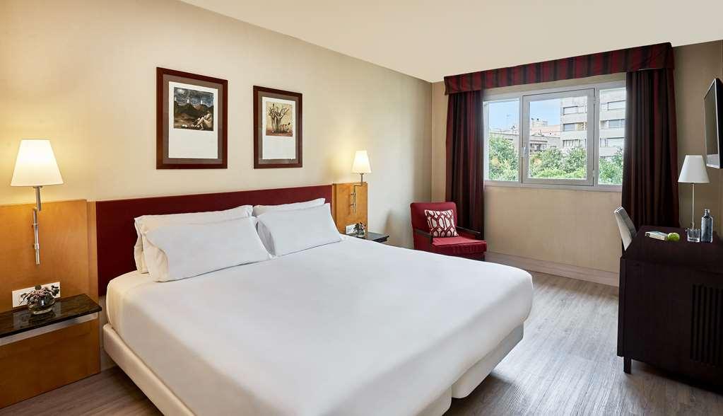 Nh Ciutat De Reus Hotel Room photo