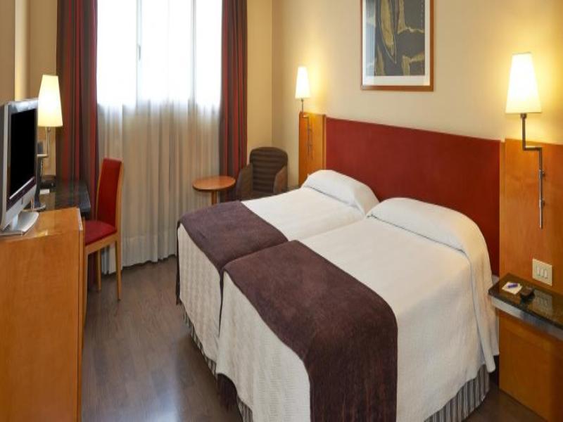 Nh Ciutat De Reus Hotel Exterior photo